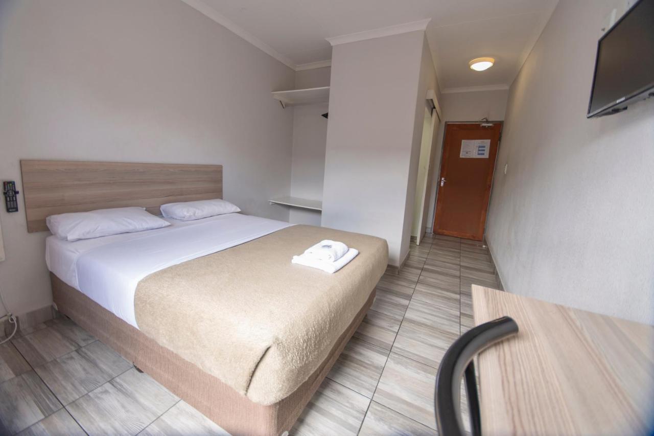 Ecomotel Marlboro Йоханнесбург Экстерьер фото